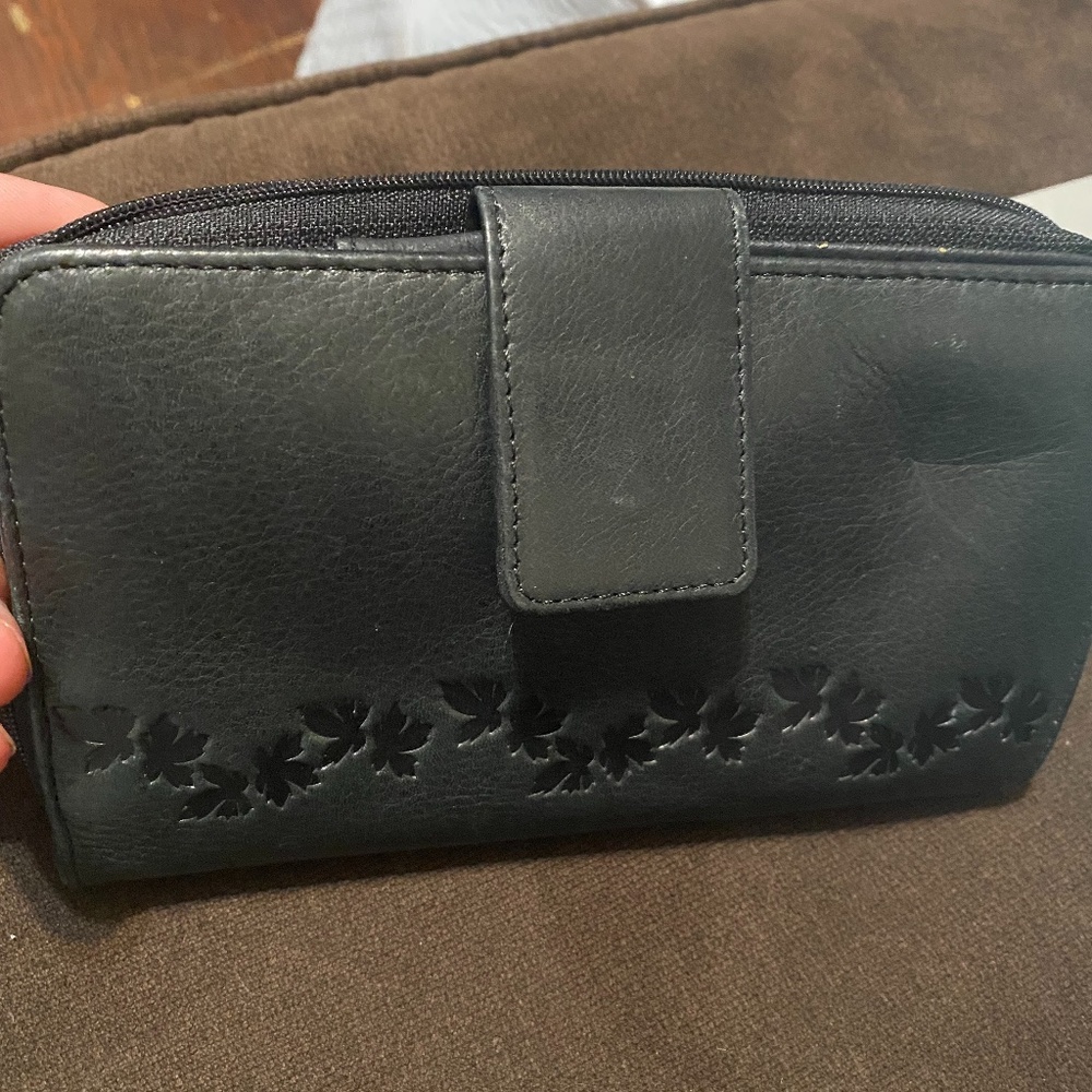 LEATHER WALLET